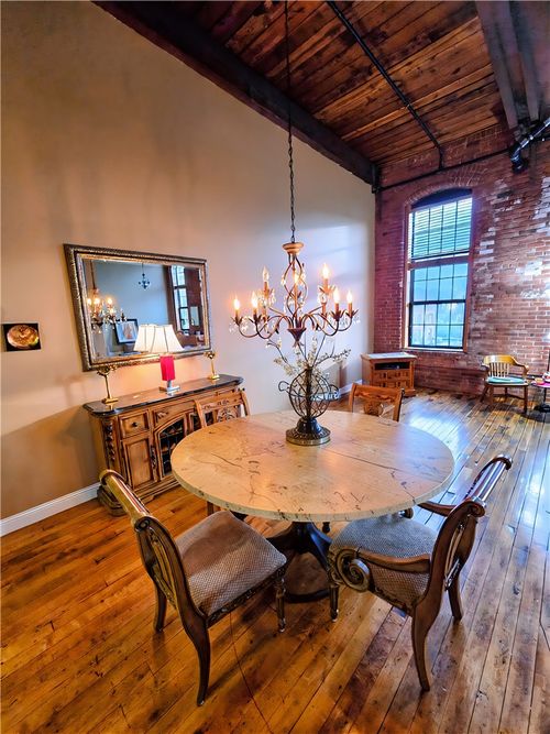 589 Atwells Ave, Providence, RI, 02909-2472 | Card Image
