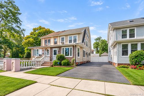 45-62 170th St, Flushing, NY, 11358-3319 | Card Image