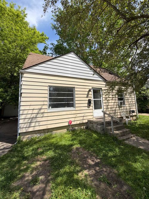 4026 Race St, Flint, MI, 48504-2227 | Card Image