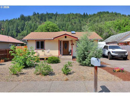 48095 Commercial St, Oakridge, OR, 97463-9419 | Card Image