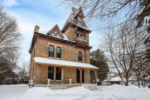 150 Wellington St E, Mount Forest, ON, N0G2L2 | Card Image