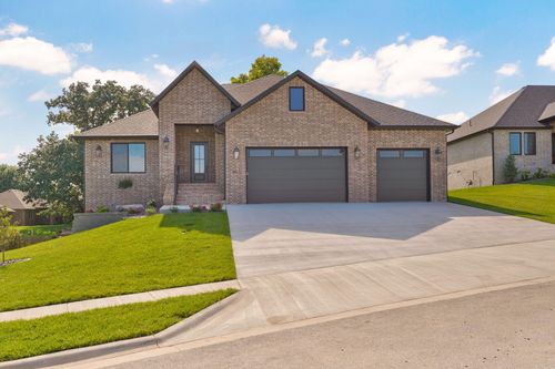 2011 N Silver Charm Ave, Springfield, MO, 65802-6077 | Card Image