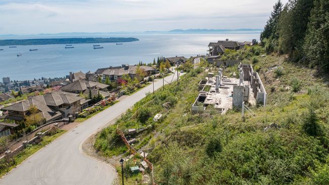 2345 Kadlec Crt, House other with 5 bedrooms, 7 bathrooms and 10 parking in West Vancouver BC | Image 17