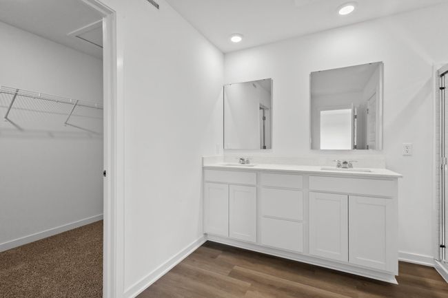 Henely white 20 | Image 37