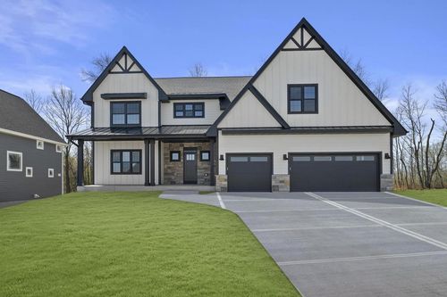 N54W19323 Broadwing Place, MENOMONEE FALLS, WI, 53051 | Card Image