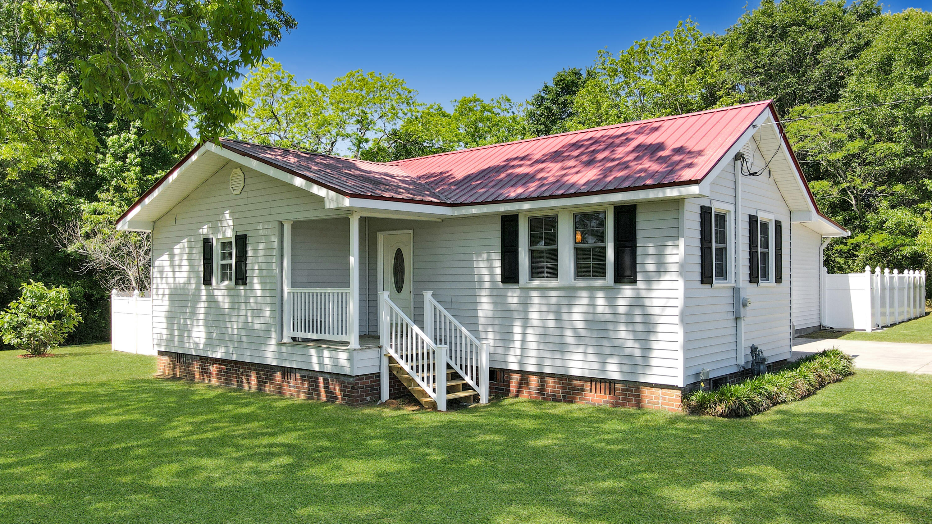 Rosemary St, Williston, SC 29853