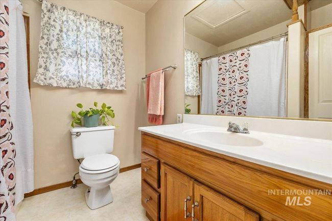 7110 W Highway 52, House other with 3 bedrooms, 1 bathrooms and 6 parking in Emmett ID | Image 18