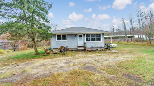 152 Church Lane, Riverhead, NY, 11901 | Card Image