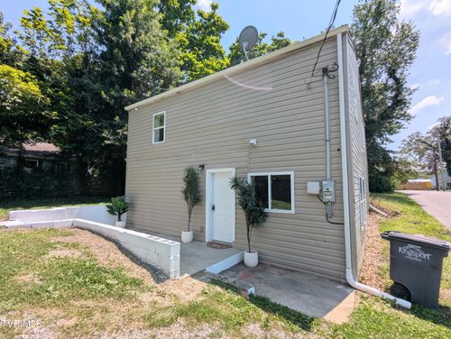 1817 Avalon St, Kingsport, TN, 37664-2221 | Card Image