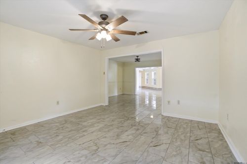 9024 Keaty Dr, Baton Rouge, LA, 70809-1819 | Card Image