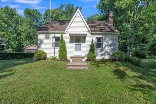 4706 Lansing Drive, North Olmsted, OH, 44070 | Card Image