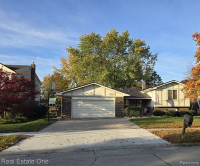 6929 Chadwick Drive, Home with 4 bedrooms, 3 bathrooms and null parking in Canton Twp MI | Image 1