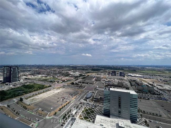 5009 - 5 Buttermill Ave, Condo with 3 bedrooms, 2 bathrooms and 1 parking in Vaughan ON | Image 12