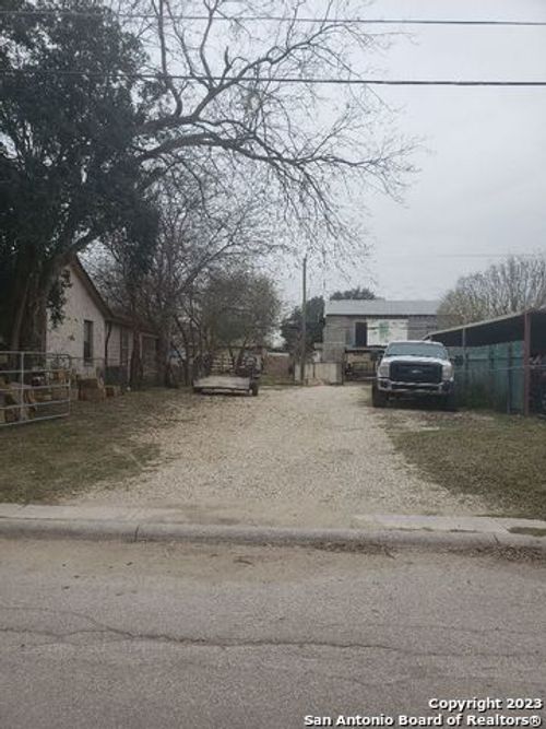 1334 Fenfield Ave, San Antonio, TX, 78211-3469 | Card Image