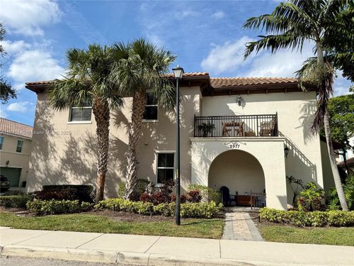 2977 St John Dr, Hollywood, FL, 33024-8578 | Card Image