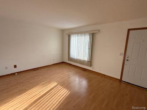 45-48530 Sugarbush Rd, Chesterfield, MI, 48047-3360 | Card Image