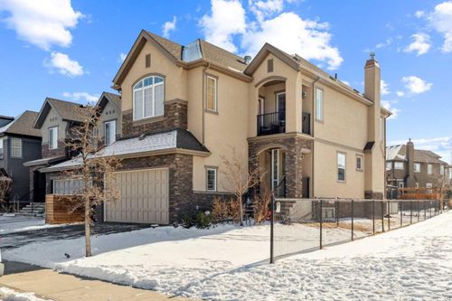 33 Quarry Hts Se, Calgary, AB, T2C5H7 | Card Image