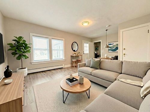 apt-i-25 Kinsley St, Nashua, NH, 03060-3860 | Card Image