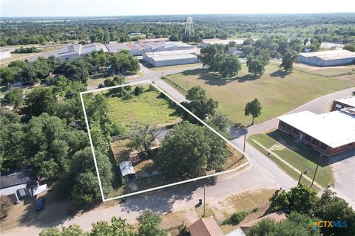 403 S Nolan Ave, Cameron, TX, 76520-3769 | Card Image
