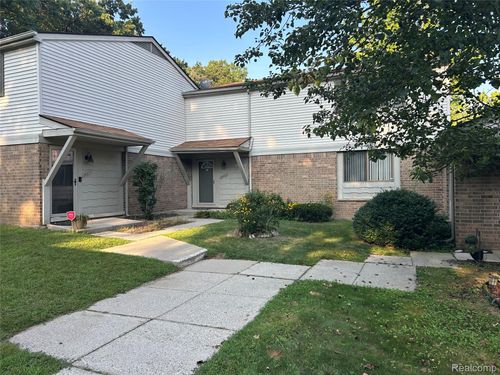 26889 Farmbrook Villa Dr, Southfield, MI, 48034-5710 | Card Image