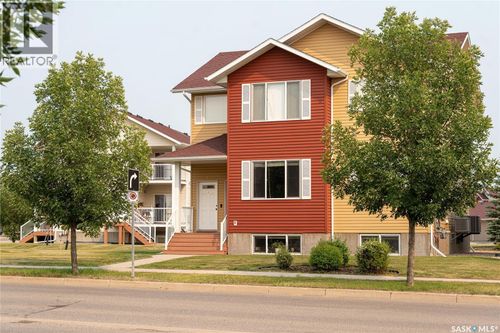 8-5004 James Hill Rd, Regina, SK, S4W0E8 | Card Image