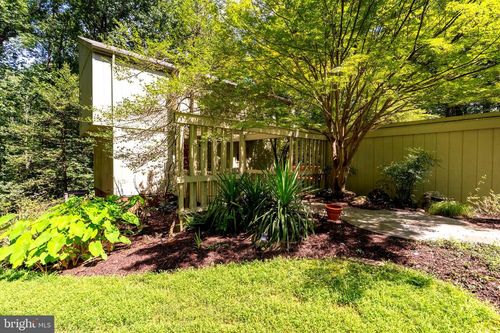 11301 Fieldstone Ln, RESTON, VA, 20191-3905 | Card Image