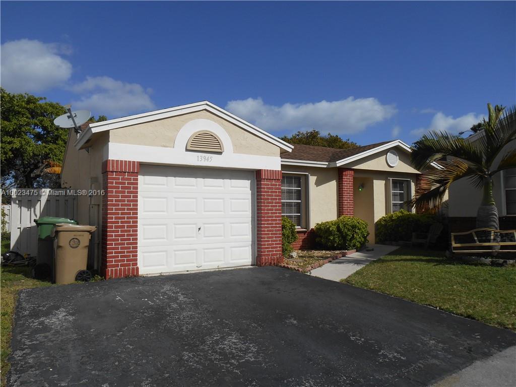 13945 Langley Drive, Sold in Davie Zoocasa
