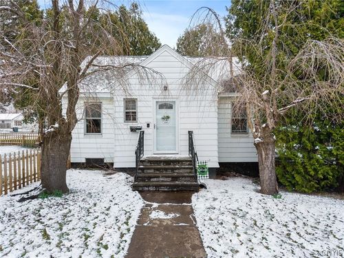 810 Tulip St, Liverpool, NY, 13088-5048 | Card Image