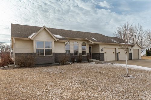 926 Nancy Ct Sw, Eyota, MN, 55934-2328 | Card Image