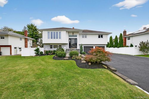 12 Farmstead Rd, Commack, NY, 11725-1506 | Card Image