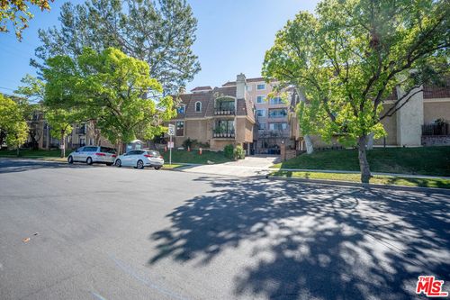 17-4368 W 8th St, Los Angeles, CA, 90005 | Card Image