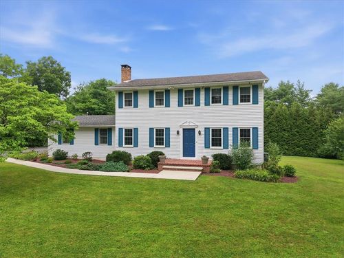 228 W Moorestown Rd, WIND GAP, PA, 18091-9640 | Card Image