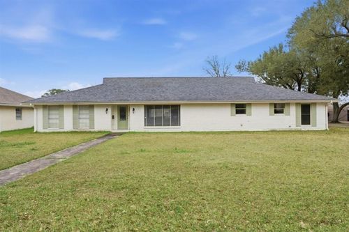 1401 Wedgewood St, Lake Charles, LA, 70605-6123 | Card Image