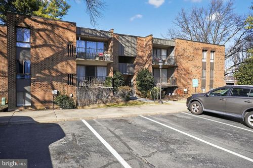 apt-302-4400 Island Pl, ANNANDALE, VA, 22003-4880 | Card Image