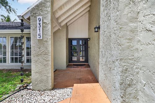 9315 Sw 172nd Ter, Palmetto Bay, FL, 33157-4443 | Card Image