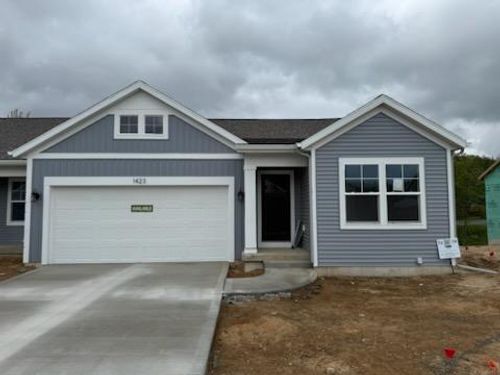 1423 N Village Cir, Kalamazoo, MI, 49009-6134 | Card Image