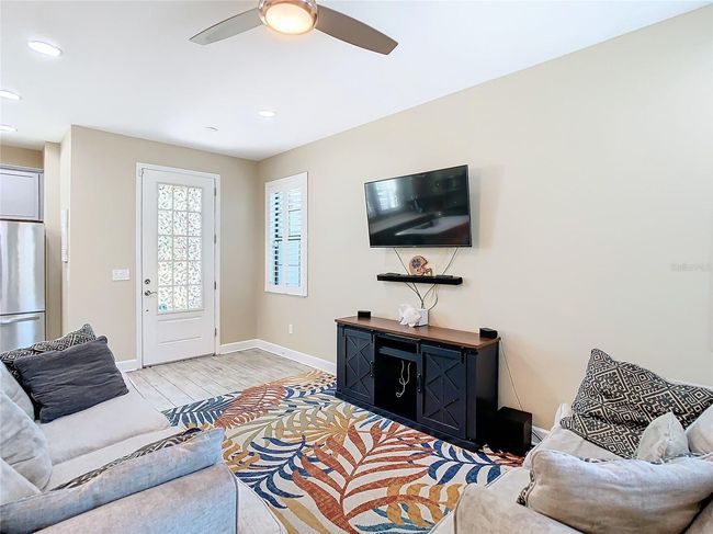 Living Room | Image 7