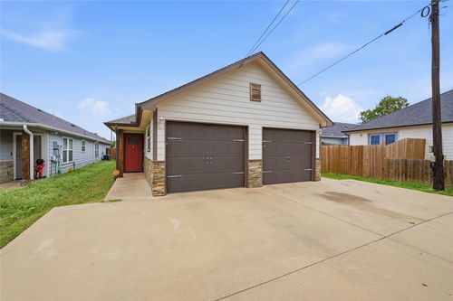 617-615-617 E Carter St, Sherman, TX, 75090-4918 | Card Image