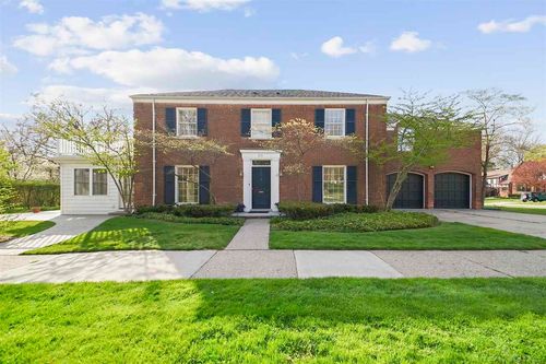 251 Kenwood Ct, Grosse Pointe Farms, MI, 48236-3452 | Card Image