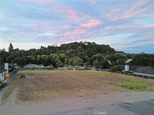 799 Forest Ave, Templeton, CA, 93465-5051 | Card Image