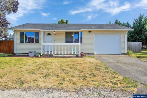 1130 W Ash Pl, Lebanon, OR, 97355-1441 | Card Image