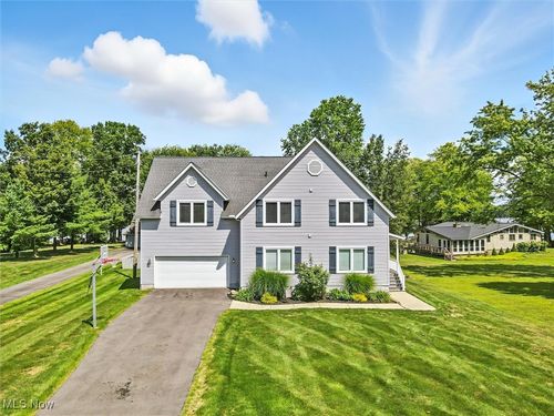 490 Peacock Ln, Roaming Shores, OH, 44084-9723 | Card Image