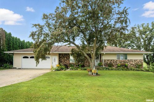 94 Lombard St, Clarence, IA, 52216-9334 | Card Image