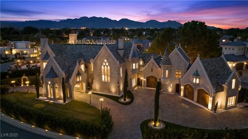 2928 Coast Line Ct, Las Vegas, NV, 89117-3524 | Card Image