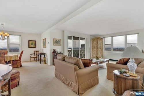 2000 Linwood Ave, Fort Lee, NJ, 07024-3086 | Card Image