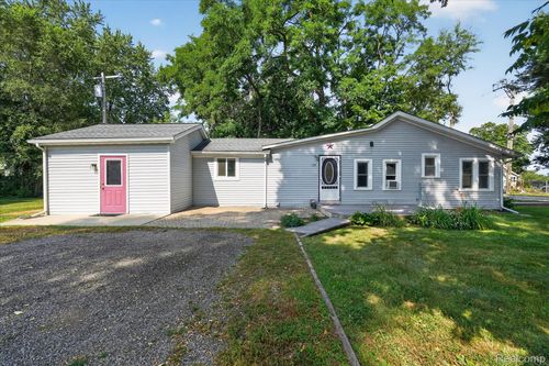 128 Front Dr, Whitmore Lake, MI, 48189-8238 | Card Image