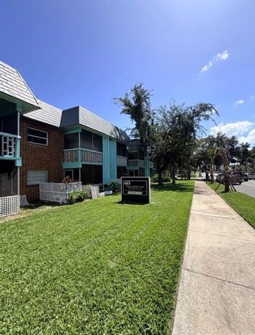623 N Bay St, Eustis, FL, 32726-2958 | Card Image