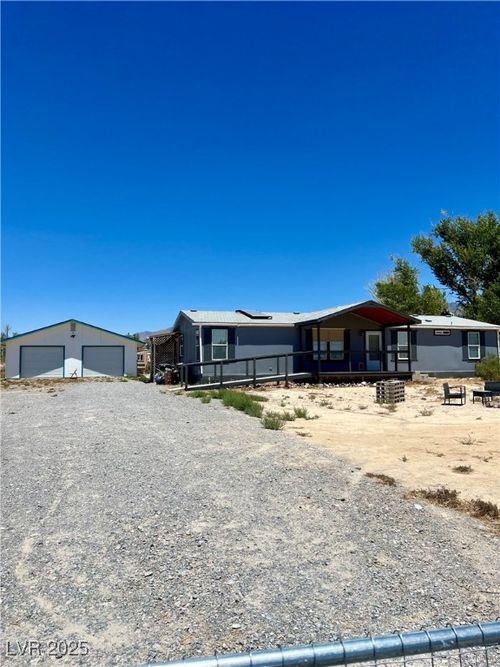 60 W Country Place Rd, Pahrump, NV, 89060-1703 | Card Image