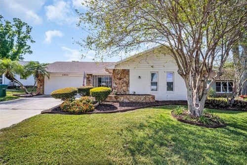 2938 Macalpin Dr W, PALM HARBOR, FL, 34684-1815 | Card Image
