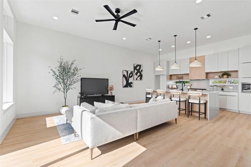 5507 Hershe St, Houston, TX, 77020-4439 | Card Image